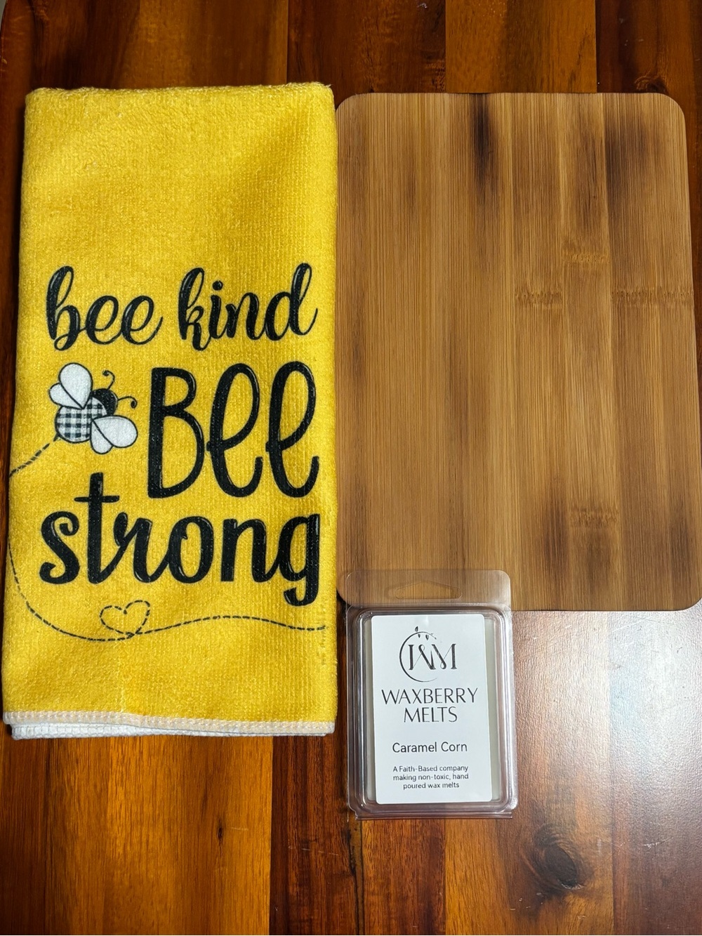 Hand Crafted Gift Set with Caramel Corn Scented Wax Melts - Picture 4 of 4